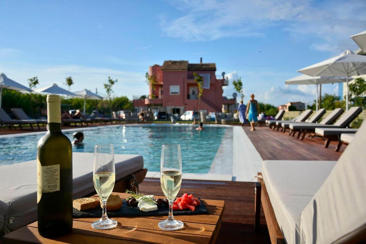 V Luxury Suites Kanali  Luaran gambar